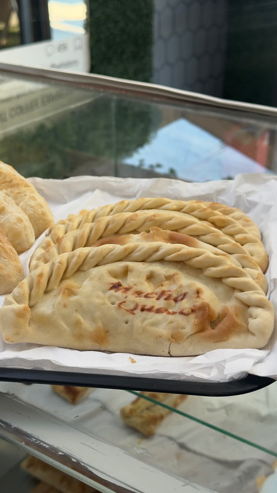 Empanada Mechada Queso